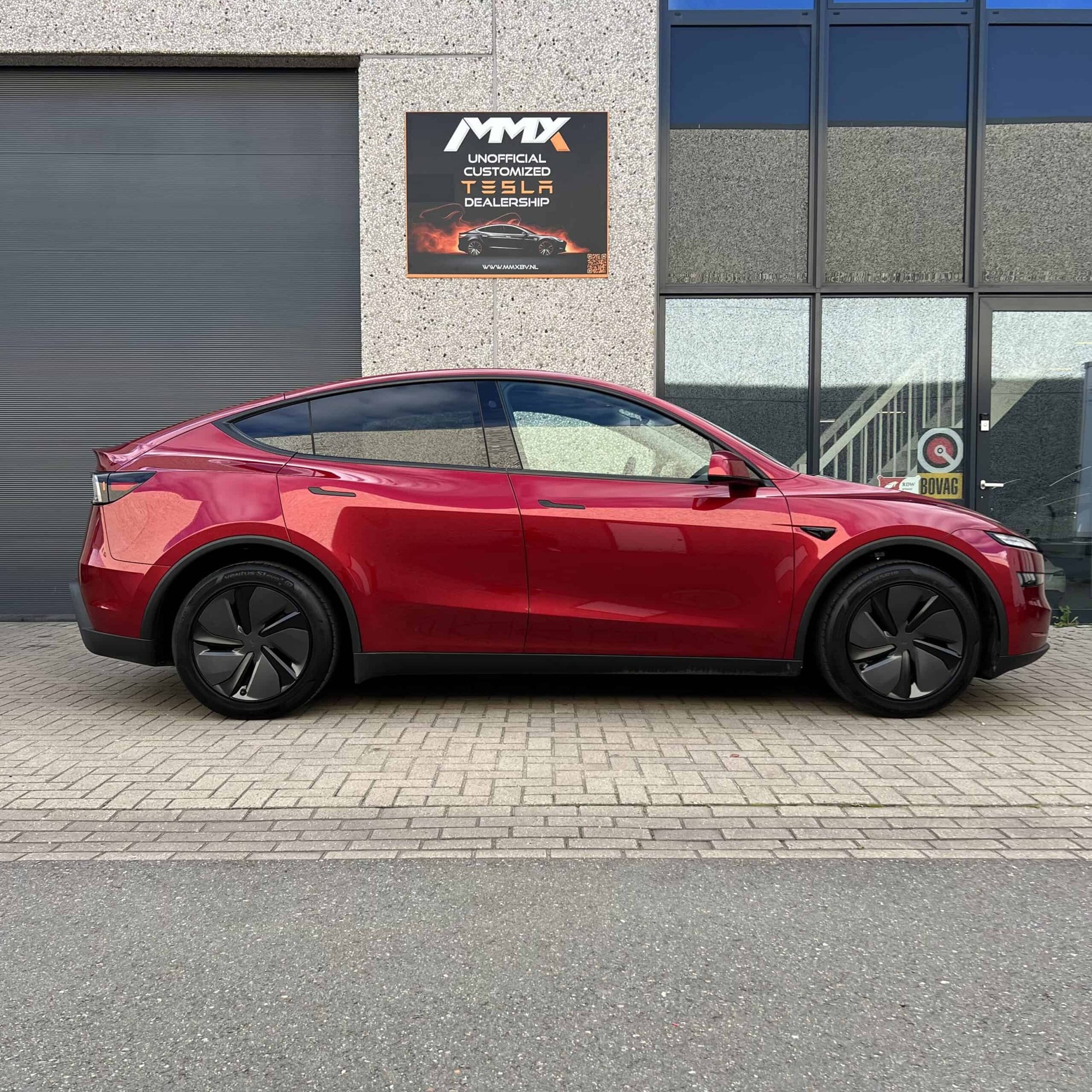 Tesla Model Y JUNIPER LFP PREMIUM + IAP + HW4 + SOH 98.9% — foto 2