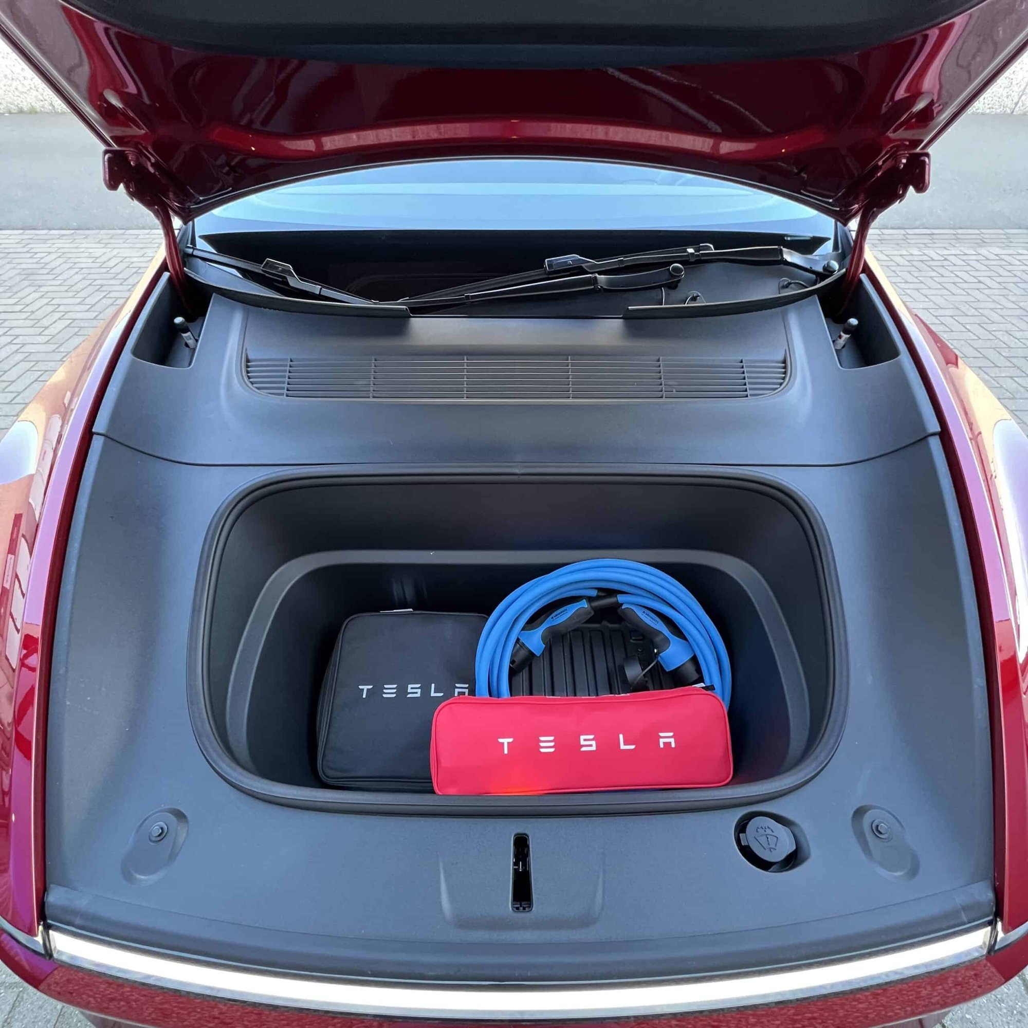 Tesla Model Y JUNIPER LFP PREMIUM + IAP + HW4 + SOH 98.9% — foto 15
