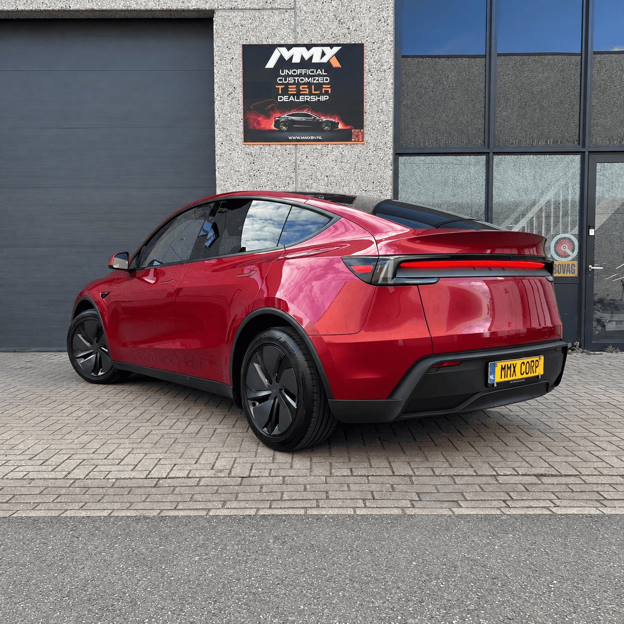 Tesla Model Y JUNIPER LFP PREMIUM + IAP + HW4 + SOH 98.9% — foto 7