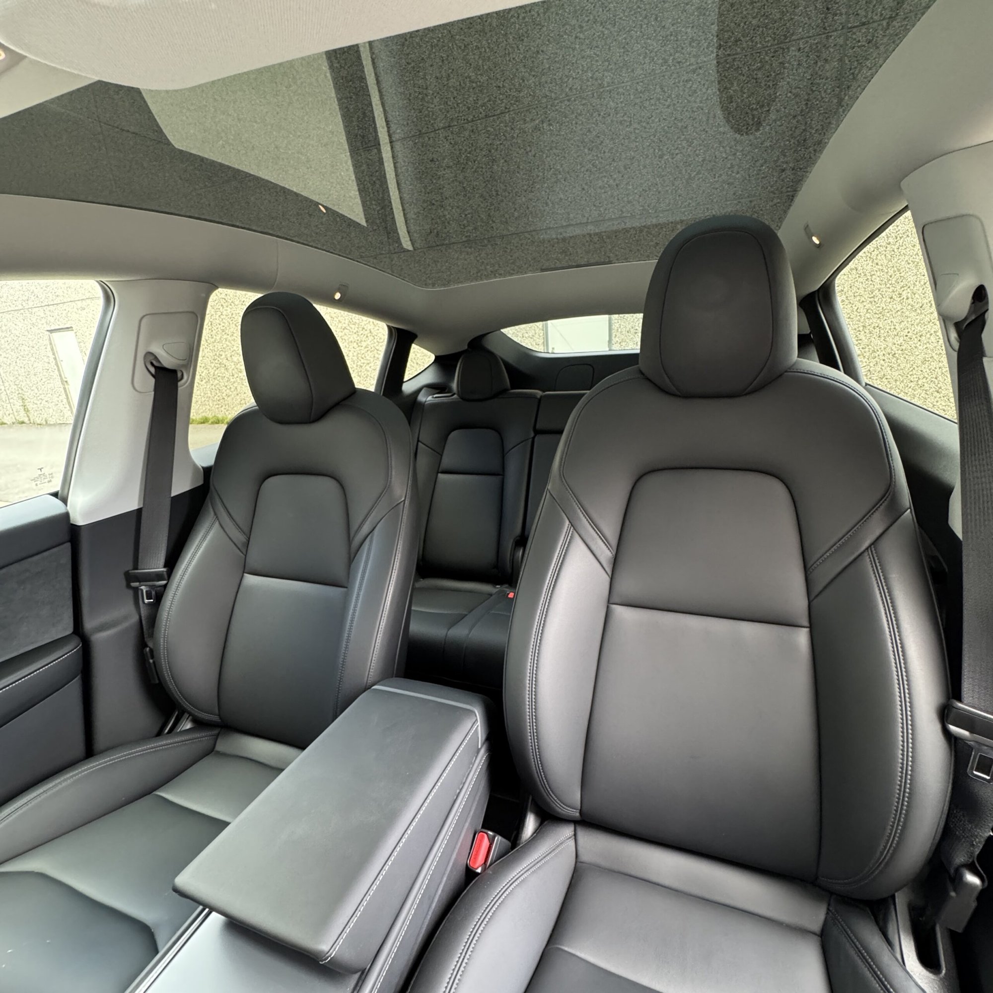 Tesla Model Y PREMIUM LFP RWD + MMX PACK + IAP + HW4 + SOH 96.8% — foto 9