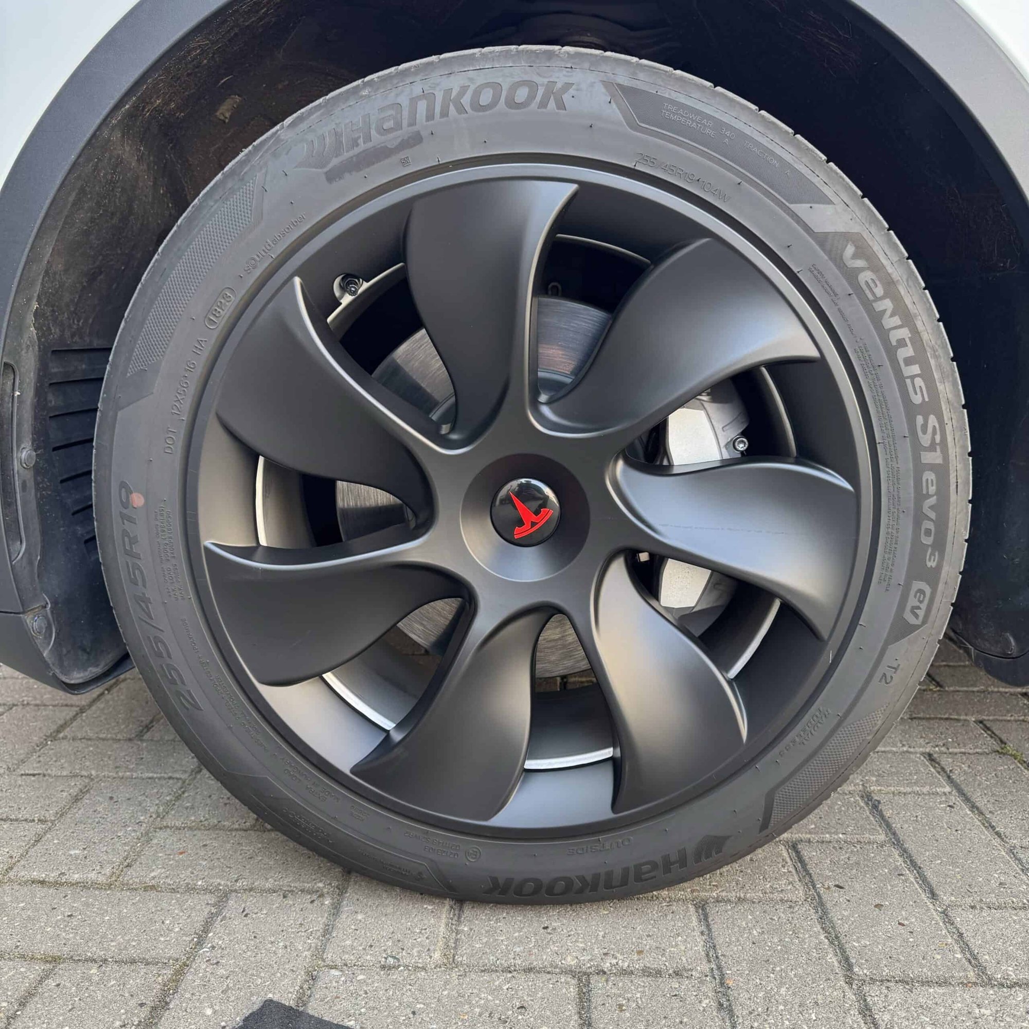 Tesla Model Y Long Range AWD + MMX PACK + IAP + SOH 94% — foto 20