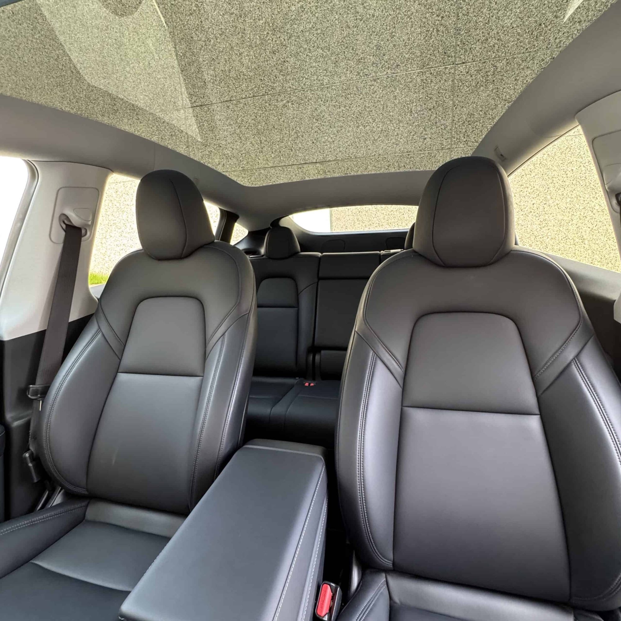 Tesla Model Y Long Range AWD + MMX PACK + IAP + SOH 94% — foto 9
