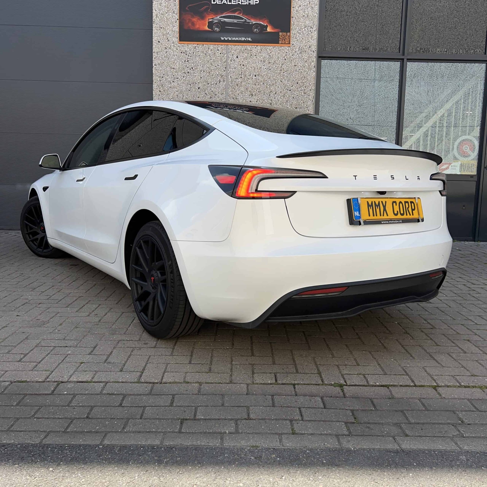Tesla Model 3 HIGHLAND PREMIUM LFP RWD + MMX PACK + IAP — foto 7