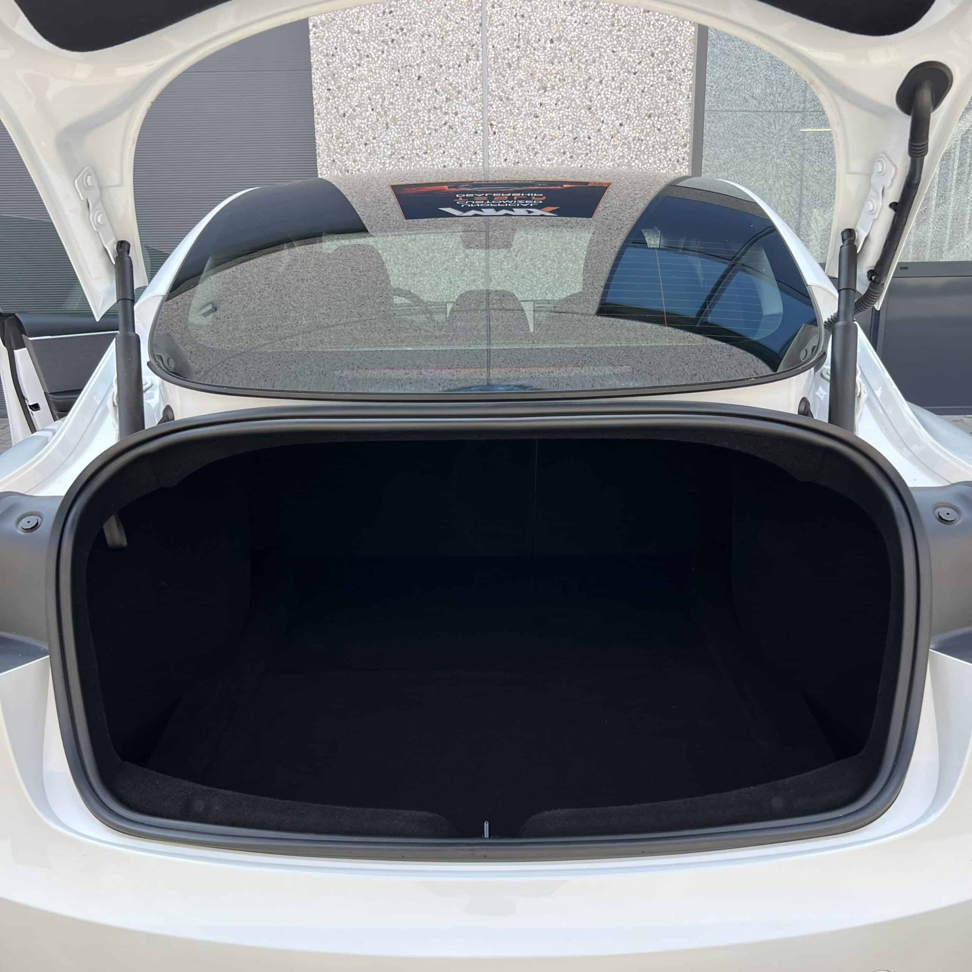 Tesla Model 3 HIGHLAND PREMIUM LFP RWD + MMX PACK + IAP — foto 19