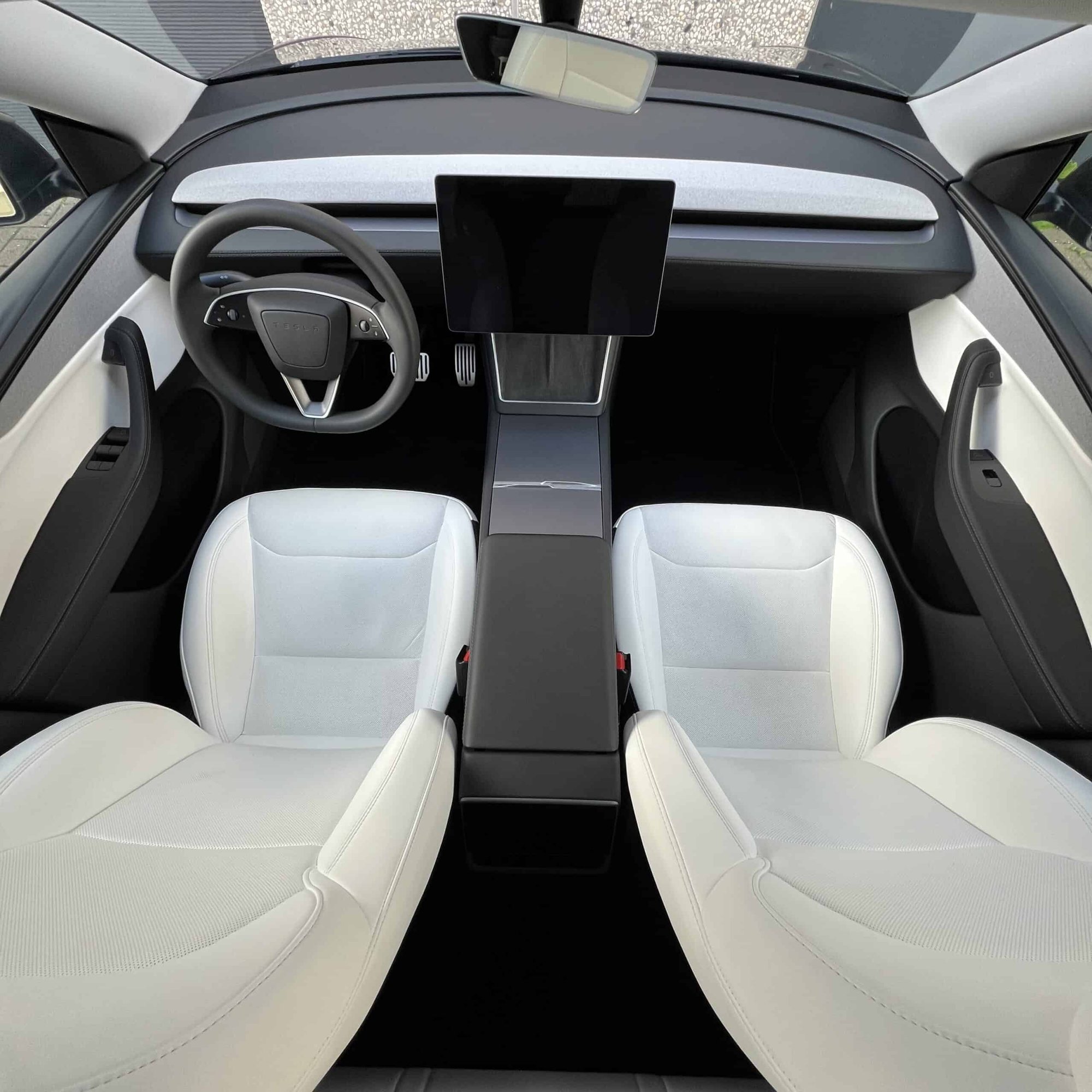 Tesla Model Y JUNIPER LFP PREMIUM RWD + RED CALIPERS + FULL PPF + SOH 99% — foto 11