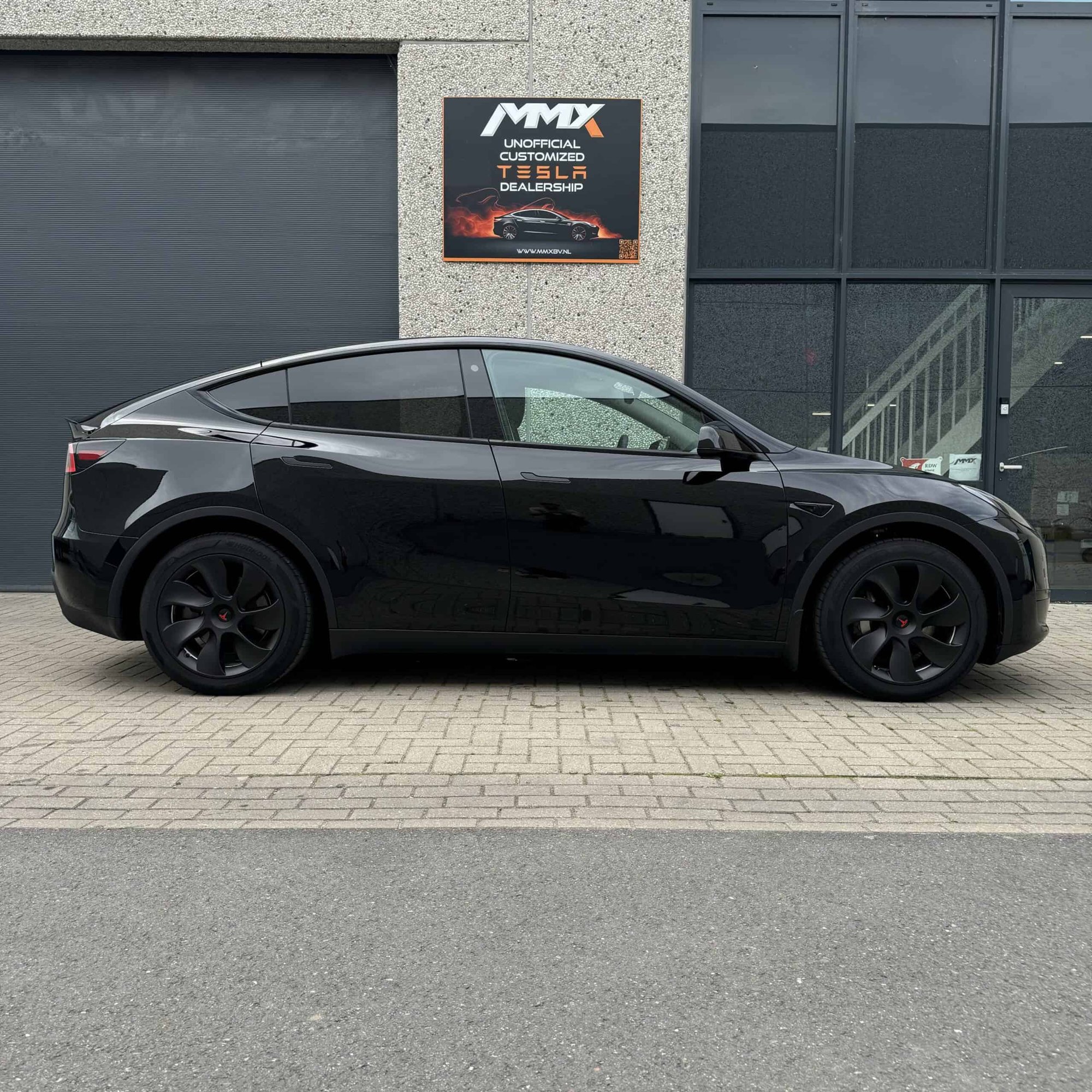 Tesla Model Y Long Range RWD + MMX PACK + IAP — foto 2