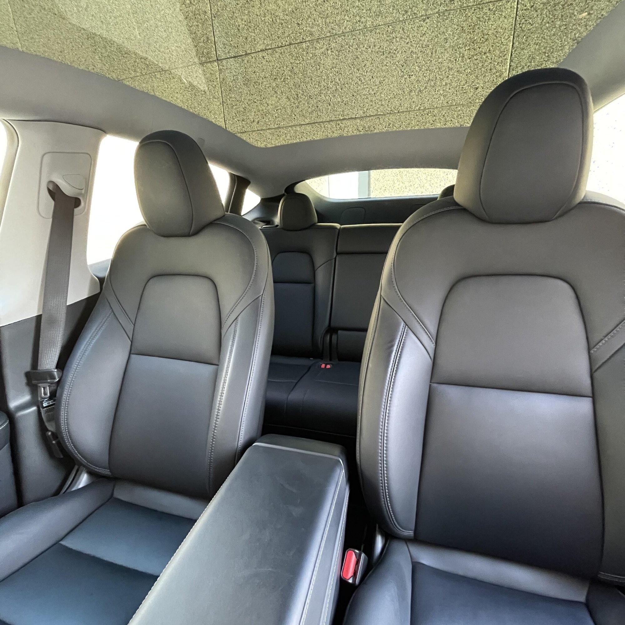 Tesla Model Y PREMIUM LFP RWD + MMX PACK + IAP + HW4 + SOH 96.9% — foto 9