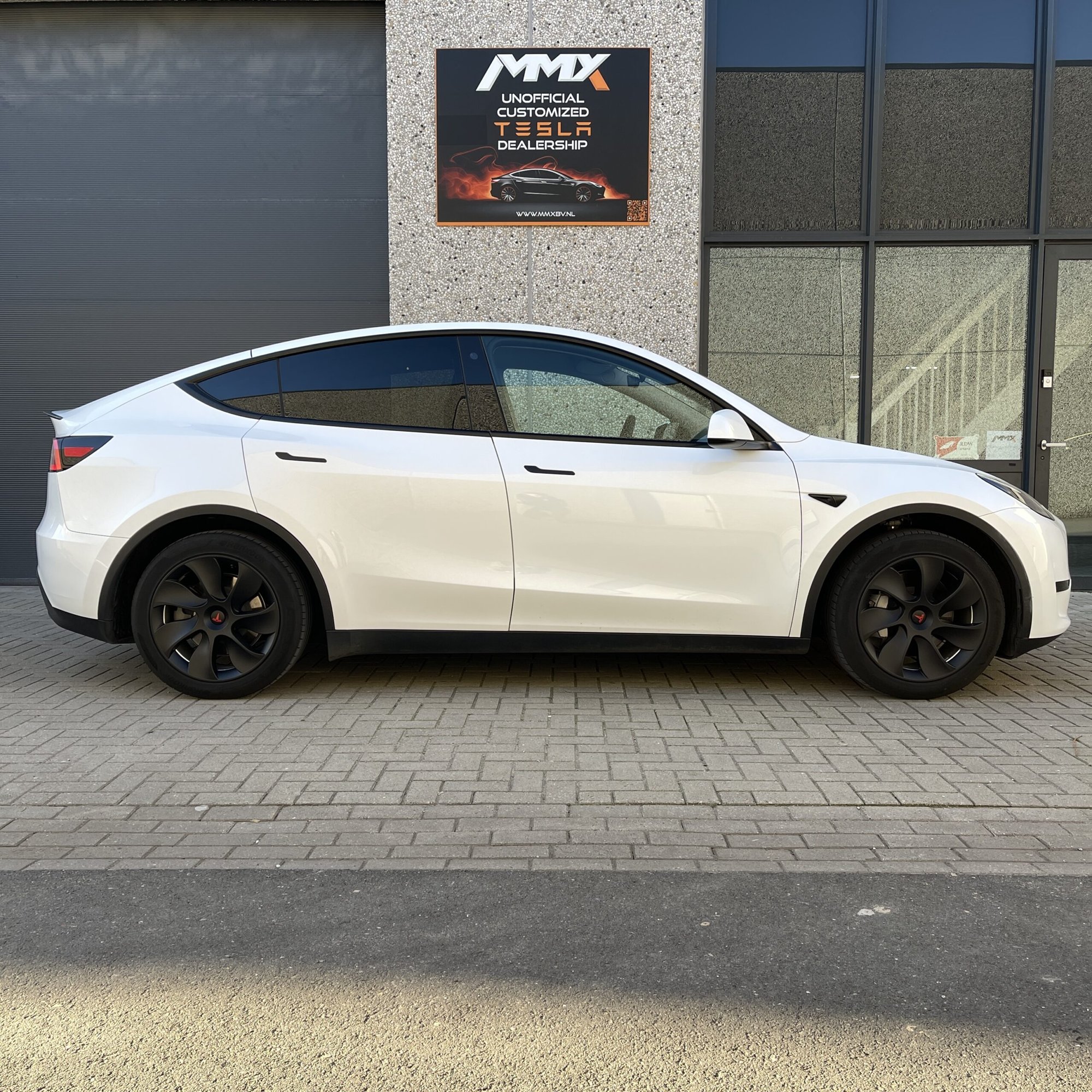 Tesla Model Y PREMIUM LFP RWD + MMX PACK + IAP + HW4 + SOH 96.9% — foto 2