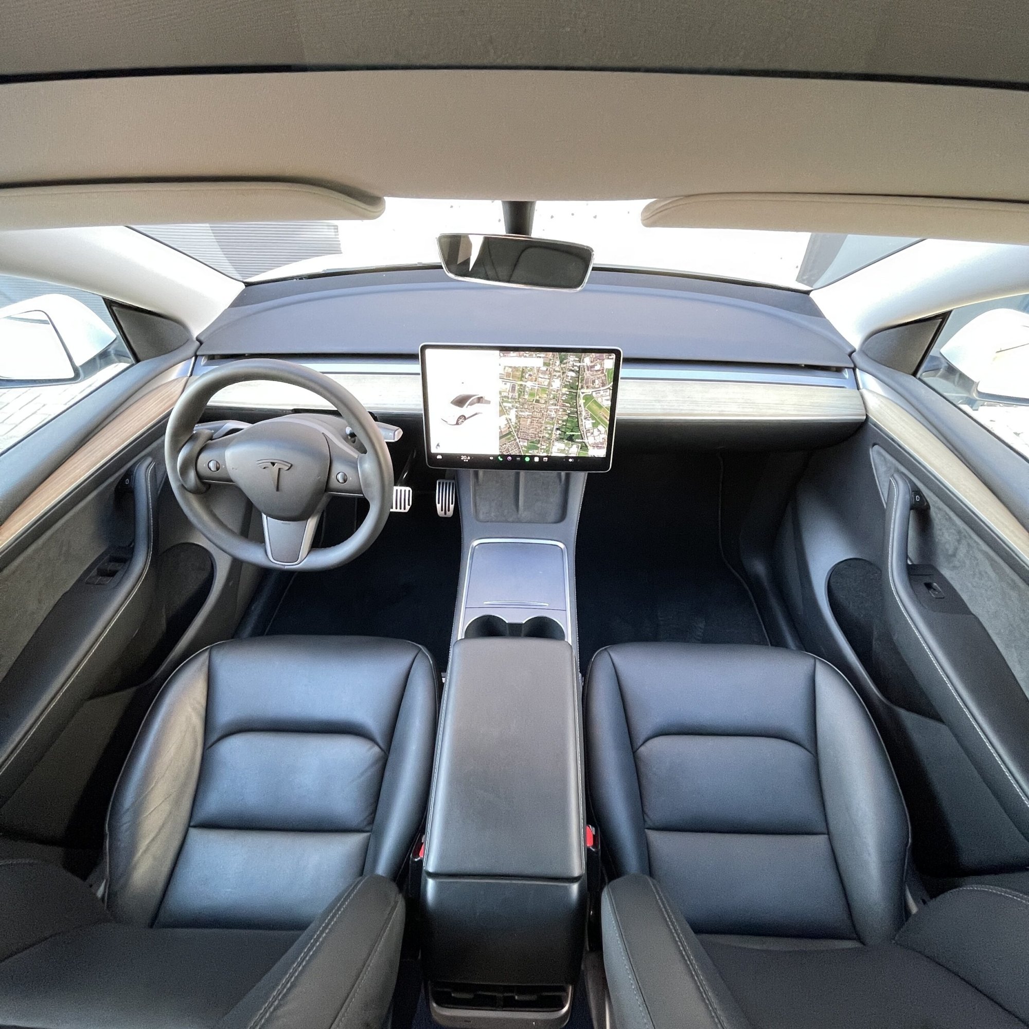 Tesla Model Y PREMIUM LFP RWD + MMX PACK + IAP + HW4 + SOH 96.9% — foto 11