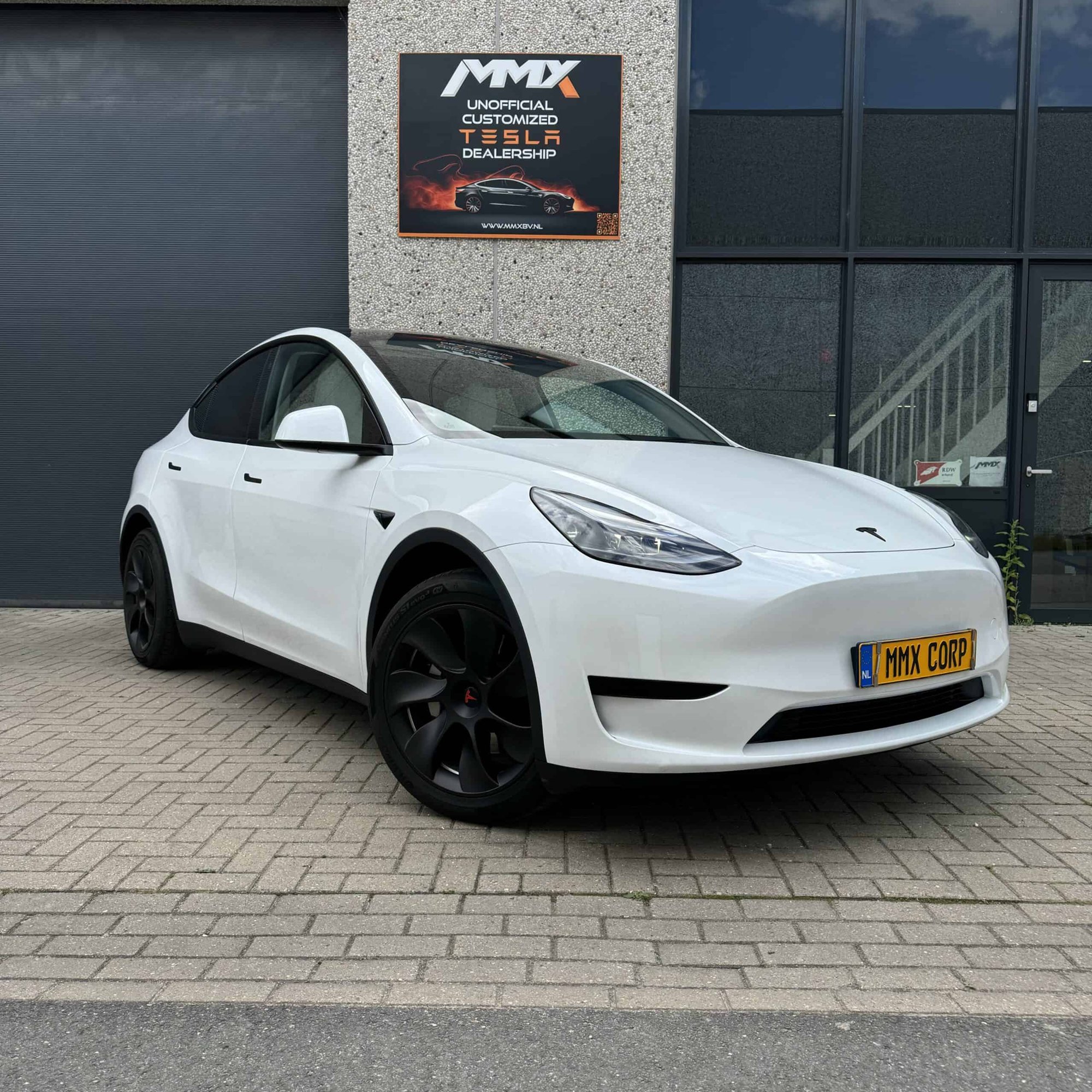Tesla Model Y RWD MMX PACK + IAP — foto 3