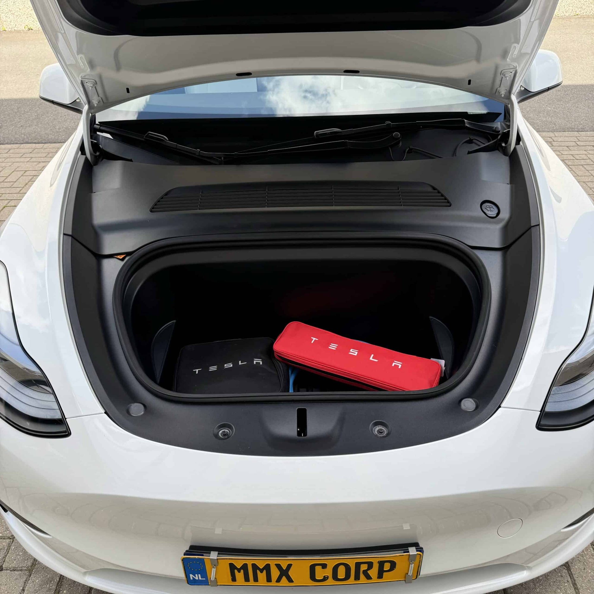 Tesla Model Y RWD MMX PACK + IAP — foto 17