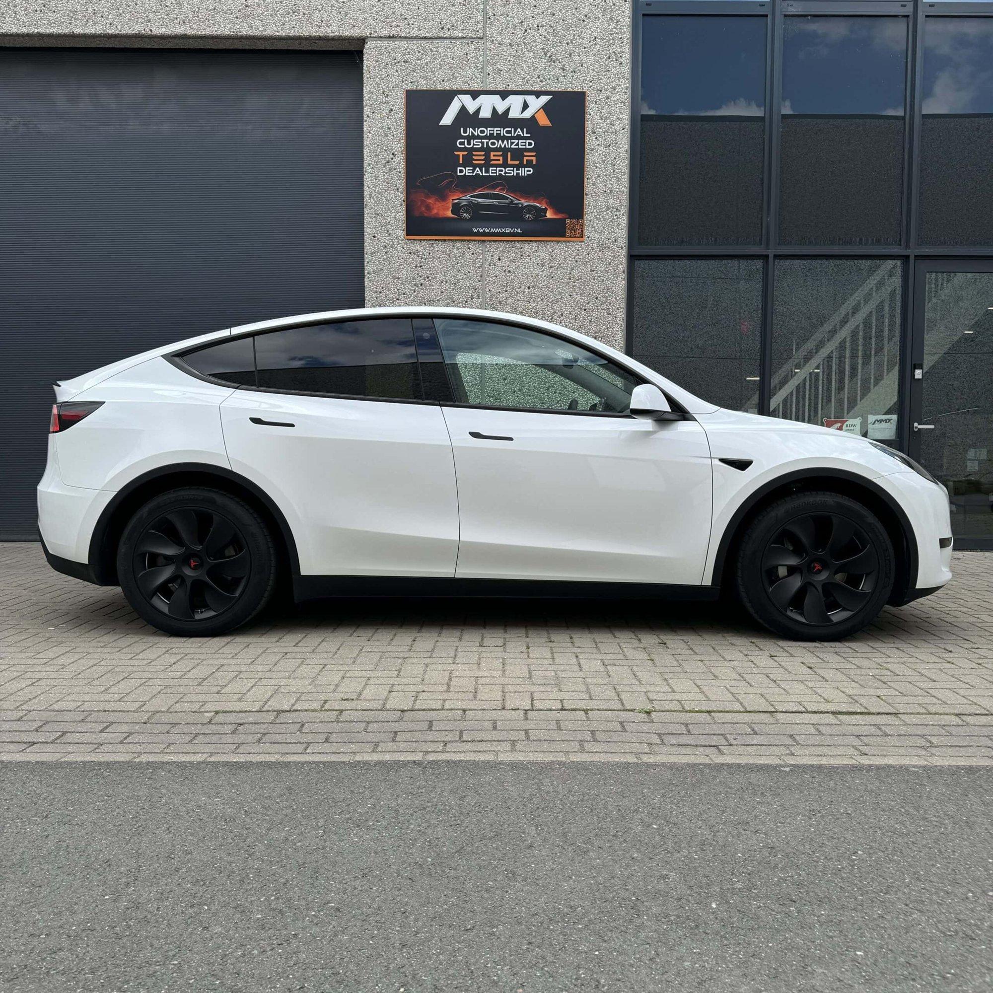 Tesla Model Y RWD MMX PACK + IAP — foto 2