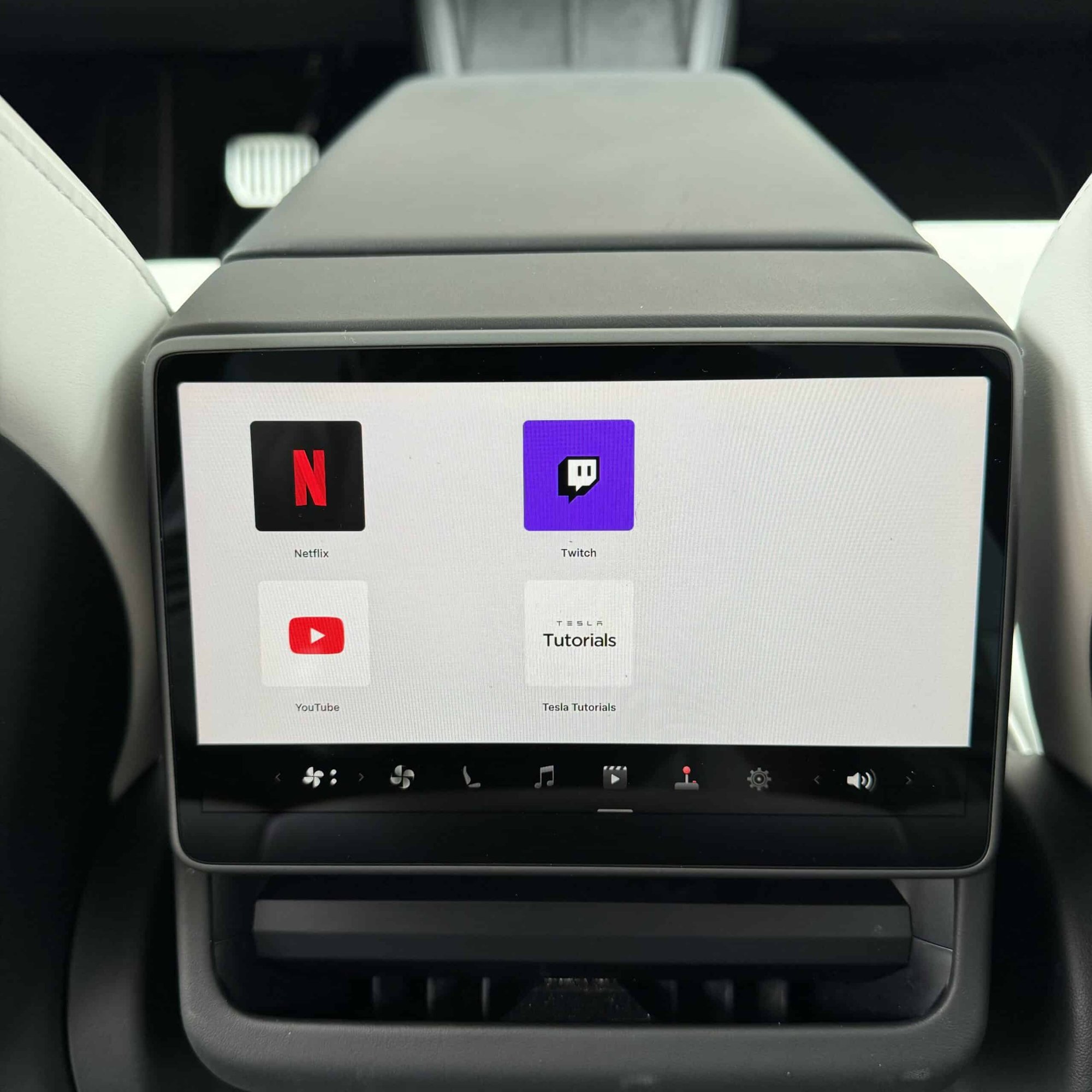 Tesla Model 3 SR+ HIGHLAND MMX PACK + IAP — foto 14