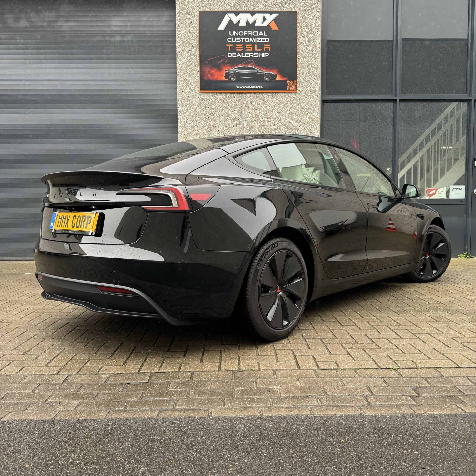 Tesla Model 3 SR+ HIGHLAND MMX PACK + IAP — foto 1