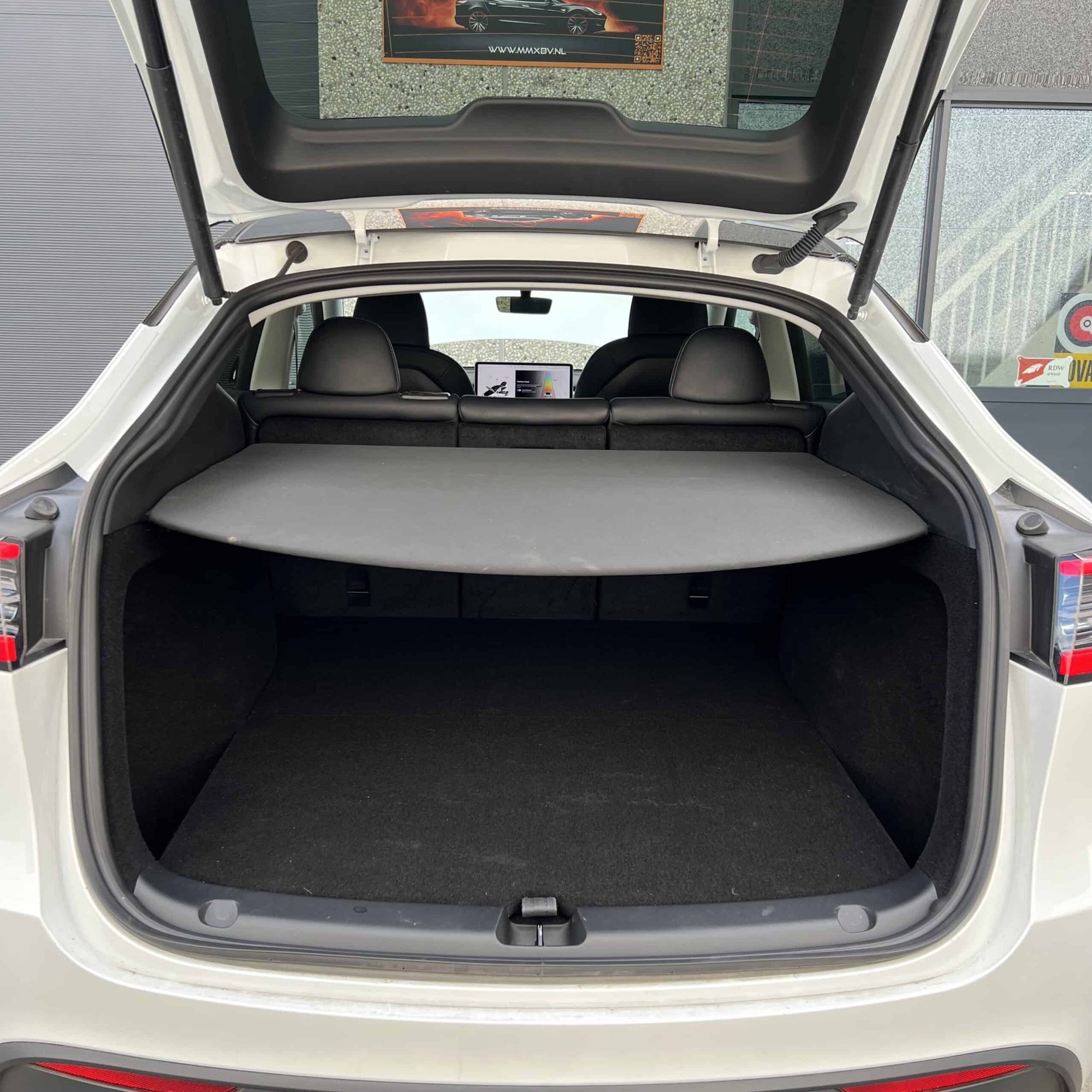 Tesla Model Y Long Range AWD + MMX PACK + IAP + SOH 94.1% — foto 18