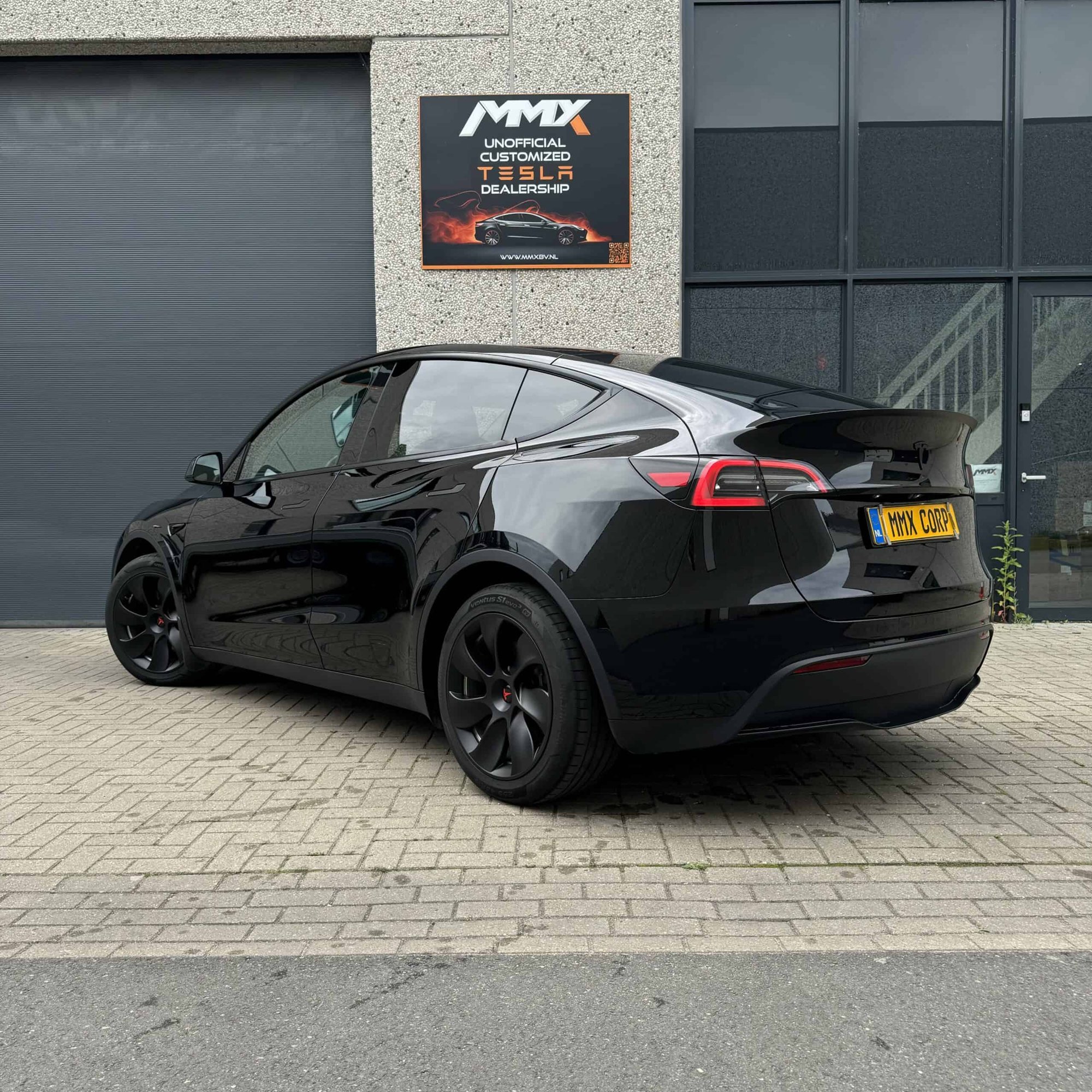 Tesla Model Y PREMIUM LFP RWD MMX PACK + IAP + TREKHAAK + SOH 94.7% — foto 7