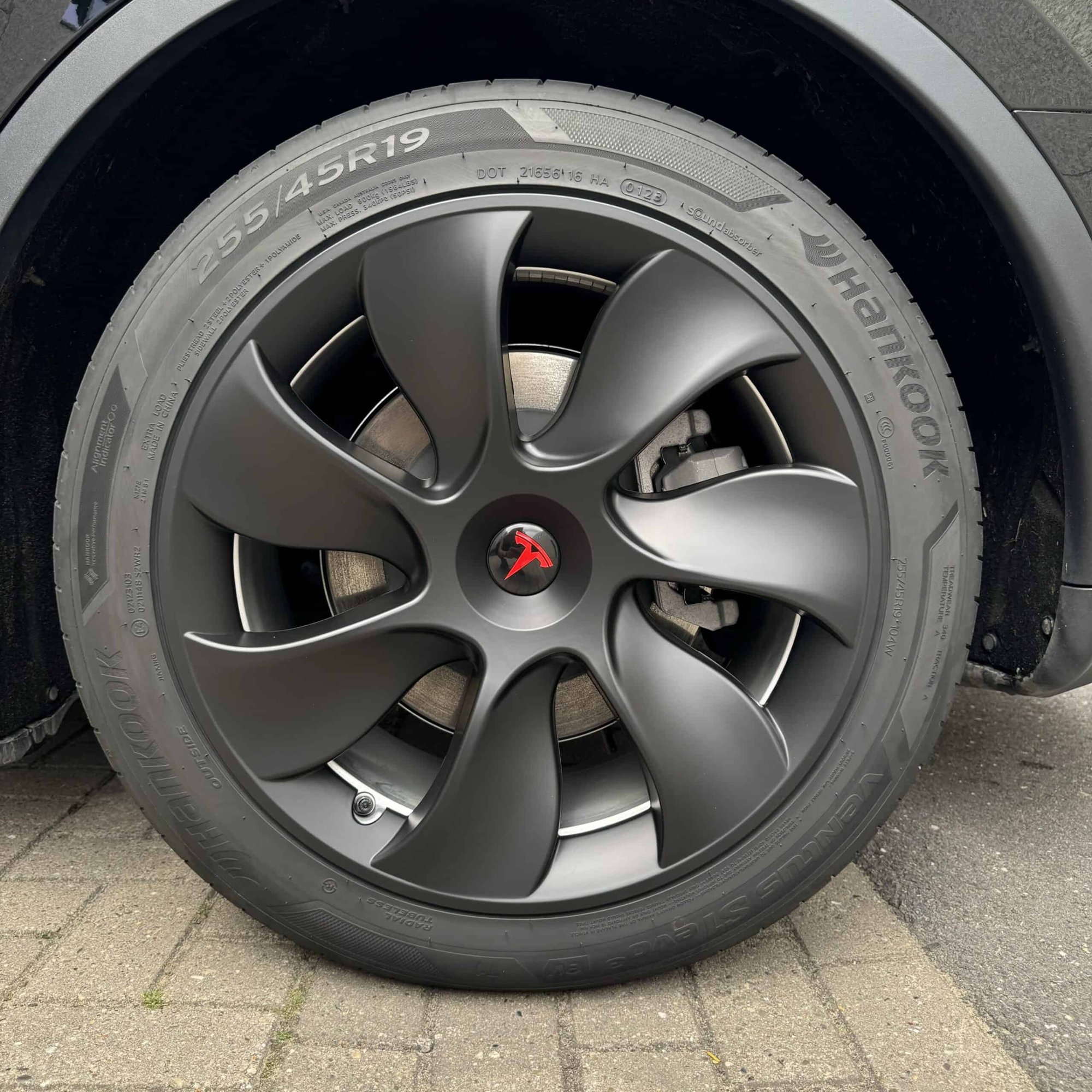 Tesla Model Y PREMIUM LFP RWD MMX PACK + IAP + TREKHAAK + SOH 94.7% — foto 20