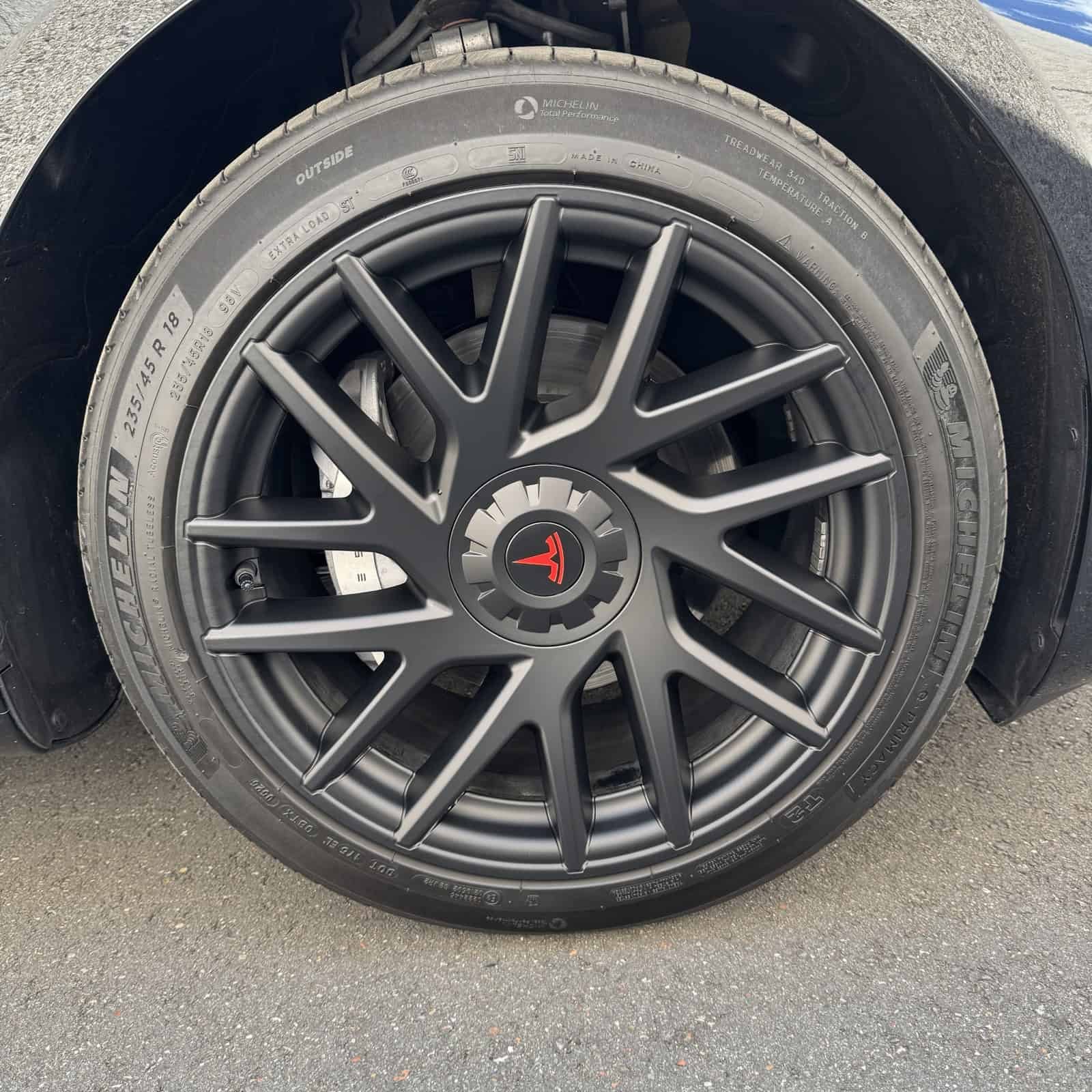 Tesla Model 3 HIGHLAND PREMIUM LFP RWD + MMX PACK + IAP + SOH 97% — foto 17