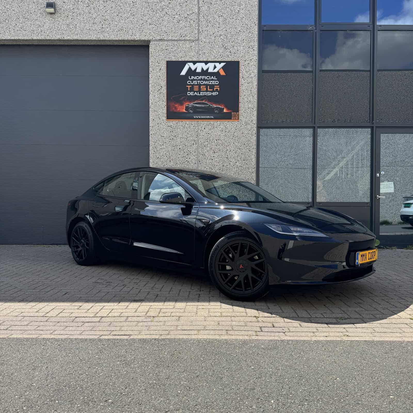 Tesla Model 3 HIGHLAND PREMIUM LFP RWD + MMX PACK + IAP + SOH 97% — foto 3