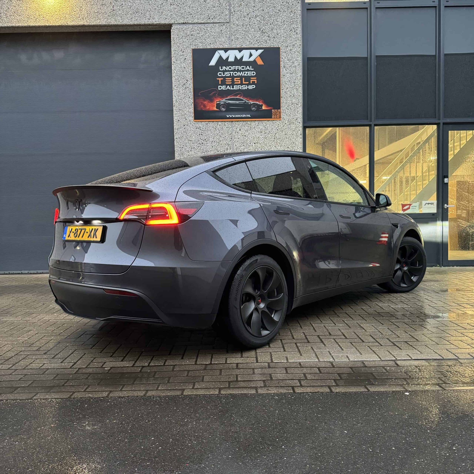 Tesla Model Y RWD MMX PACK + IAP — foto 1